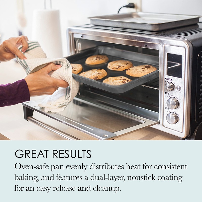Chicago Metallic Commercial II Non-Stick Small Cookie/Baking Sheet. Perfect for