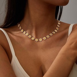 Inateannal Daisy Necklace White Flower Necklace Daisy Necklace Chain Vintage Sunflower Flower Necklace Small Flower Clavicle Necklace Jewellery for Women and Girls, Zinc, No Gemstone