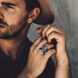 Stainless Steel Men Rings Satanic Goat Horn Ring Retro Style Chunky Bikers Ring Cool Men Ring Devil Worship Jewelry