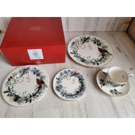 Lenox Winter greetings 5 piece place setting plate set Xmas