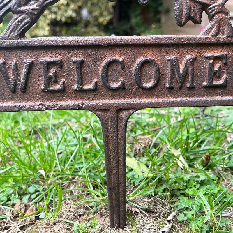 Birds Welcome Sign Lawn Spike Cast Iron Brown Perched Robins