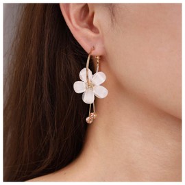 Dervivea Boho Acrylic Flower Hoop Earrings White Crystal Flower Dangle Earrings Cz Tassel Drop Earrings Colorful Resin Flower Earrings Jewelry for Women and Girls(White)