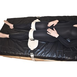Honeylust - Abschließbare Klinik Beinfessel Gurt - medizinische Bondage Erotik Bettfessel - Fetisch Oberschenkel Fessel - weiches BDSM Sexspielzeug inklusive Schlüssel