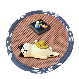 ChilArt Lunchtime Cat Collectible Figurine with Cooling mat