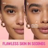 Maquillaje en barra Revlon Glimmer Tinted Moisturizer Stick™ tono 120