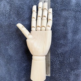 Yuelulala 2pcs Wooden Hand Mannequin Left Right Hand Model Art Mannequin Figure Set, Wooden Hand Prop with Movable Finger Joints for Drawing, Sketching Painting (A77-2)