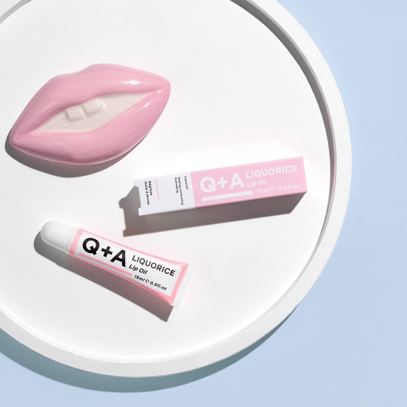 Q+A Liquorice Lip Oil. A hydrating, healing and plumping lip
