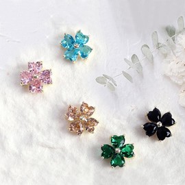 Nail Art Luxury Zircon Clover Heart Parts 5 Types - Zircon Parts - 123 / 네일 아트 럭셔리 지르콘 크로버 하트 파츠 5종 - 지르콘파츠 - 123