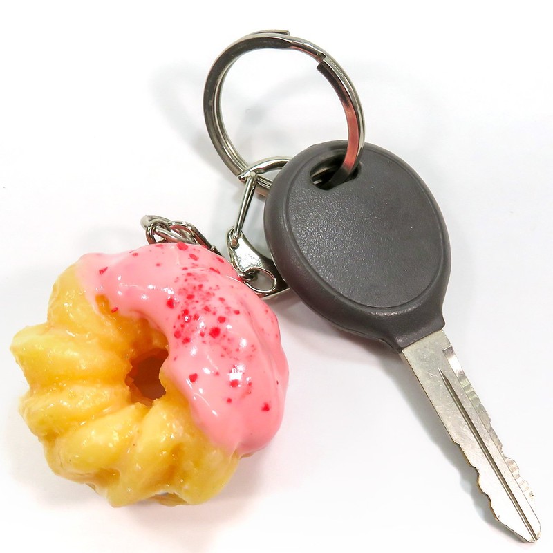 Food Sample Key Holder, French Cruller (Strawberry) 217 OK, Pink