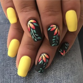 Fall Short Press on Nails Yellow Solid Color Fake Nails Black Square Acrylic Nails with Leaves Design Matte Full Cover Glue on Nails Short Square Artificial False Nails for Women Girls 24Pcs