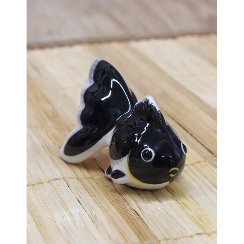 Yakushi Kiln Chopsticks Rest Ceramic Goldfish (Black)