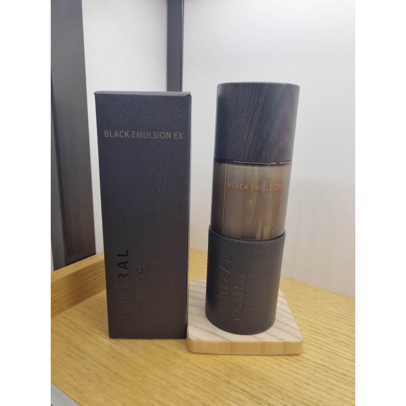 The Saem (The Saem) Mineral Homme Black Emulsion EX 130ml