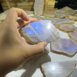 Wholesale Natural High Quality Polished Blue Moonstone Hearts Moon Crystal Crafts Palm Stone for Gifts & DecorColor: Blue Moonstone Slice, Size: 0-50g