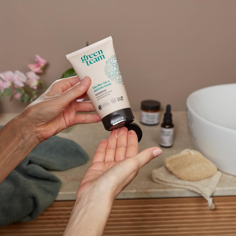 green team Dead Sea Salt & Inositol Cleansing Gel Vegan