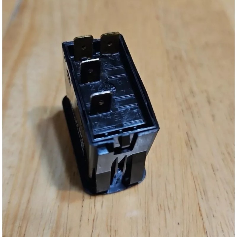 Agco Carling Technologies *** CARLING AGCO L11D1 71387414 Orange Combine