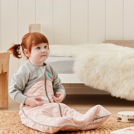 Love to Dream Warm Baby Sleep Bag (6-18 Mo), Super Soft Temp Regulating Sleeping Sack, 2.5TOG Warm Wearable Blanket, Pink