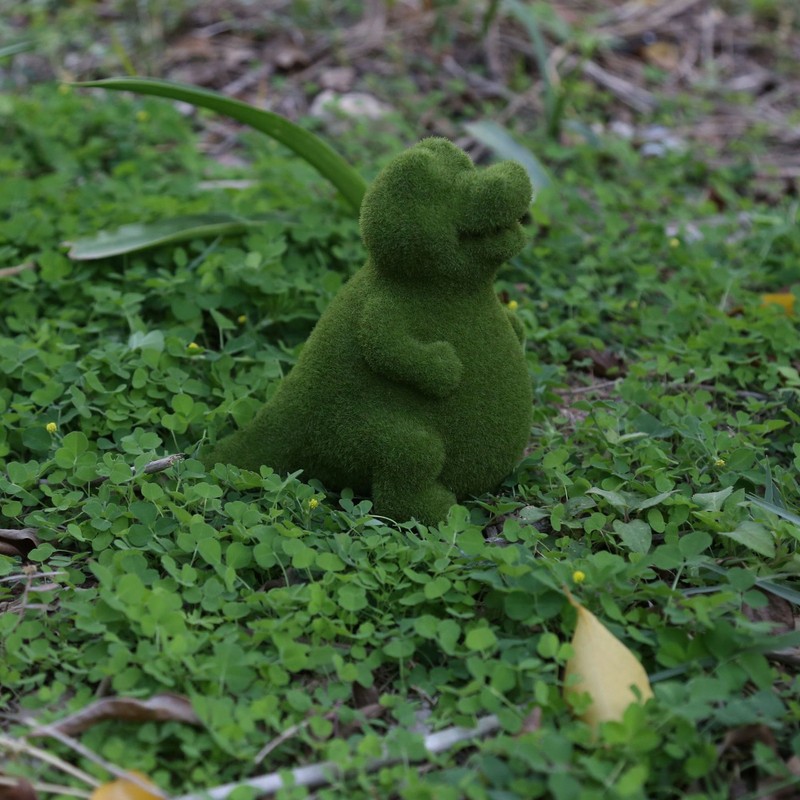 Flocked Animal Statue European Style Handcrafted Resin Simulation Moss Flocked