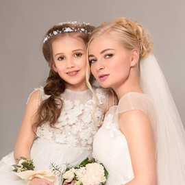 AOZUO Hair Accessories Girls Children Flower Girl Headdress Headband, White Pearls Flower Headband Princess Girls Wedding Hair Accessories Headband for Girls Birthday Party First Communion