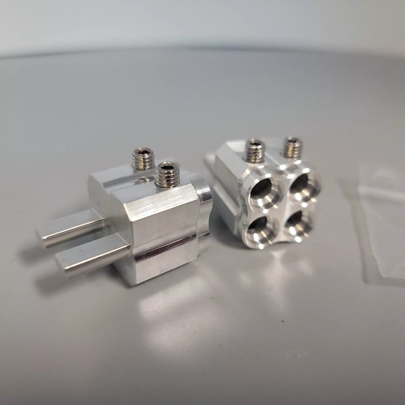 M2-Q8AWG-OUT-AMP Quad Speaker Adapter OCTA Version M2-Q8AWG-OUT-A