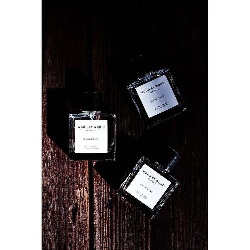 ‘Mahogany’ wood scent with a deep autumn feel / 가을의