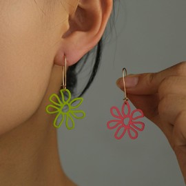 Inilbran Boho Acrylic Flower Drop Earrings Colourful Resin Flower Earrings Rainbow Acrylic Flower Floral Earrings Vintage Hollow Flower Dangle Earrings Jewellery for Women and Girls, Zinc, No Gemstone