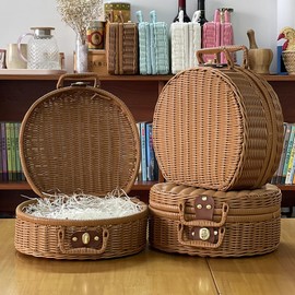 Rattan Storage Basket Suitcase Rattan Suitcase with Hand Small Suitcase Vintage Suitcase Woven Storage Basket Gift Boxes Baskets for Clothes, Blankets, Toys, Toys. (S)