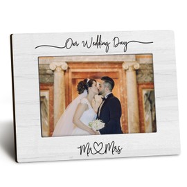 DUXMNAMG Mr and Mrs 4x6 Picture Frame, Mr and Mrs Gifts, Wedding Gifts for Newlyweds Couples Bride and Groom, Just Married Gifts, Honeymoon Gifts, Wedding Picture Photo Frames for Desk Decor