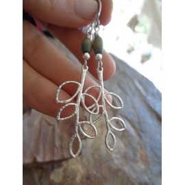 ✿ Silver-plated olive green leaves ✿ unique earrings