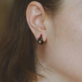 LADEMAYH 2Pcs Beads Ear Weights Hangers 00 Gauges for Women, Black Surgical Stainless Steel Gauges Size 00 Earrings Dangle Gauges for Ears