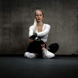 Biomorph Training Gloves for Men and Women (Various Sizes & Colours) Fitness Gloves for Strength Sports, Bodybuilding, Crossfit Fitness Gloves for Optimal Grip and Protection Against Calluses, green