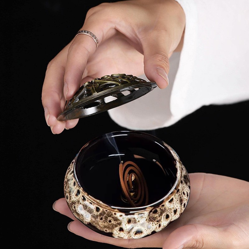 Incense Burner, Ceramic Incense Burner with Lid, Suitable for Incense