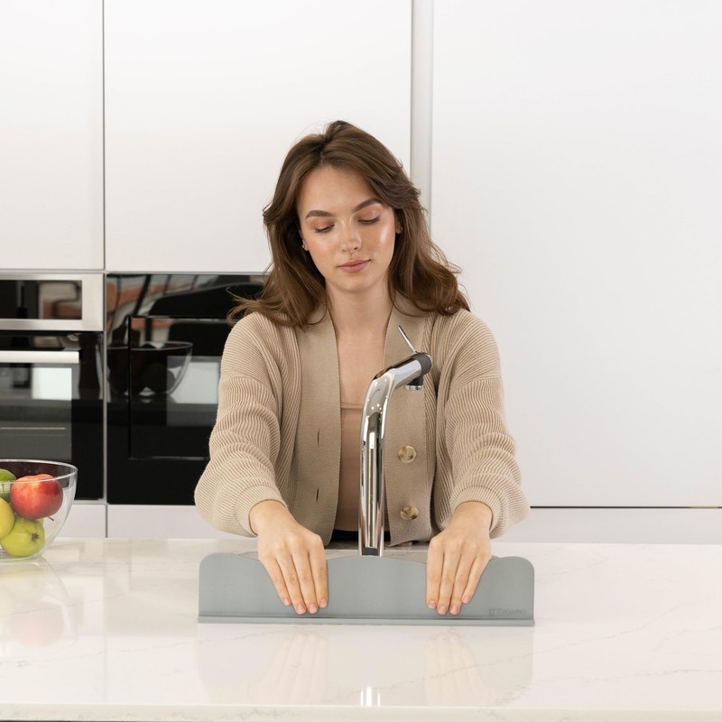 TYOARO Silicone Sink Splash Guard - Water Splash Guard for