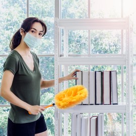 Vesici 100 Pcs Duster Refills Compatible with Swiffer Dusters Bulk Disposable Replacement Thickened with 1 Handle Heavy Duty for Cleaning, Office (Orange)