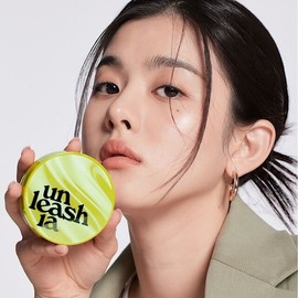 Unrisia Satin Wear Healthy-Green Cushion