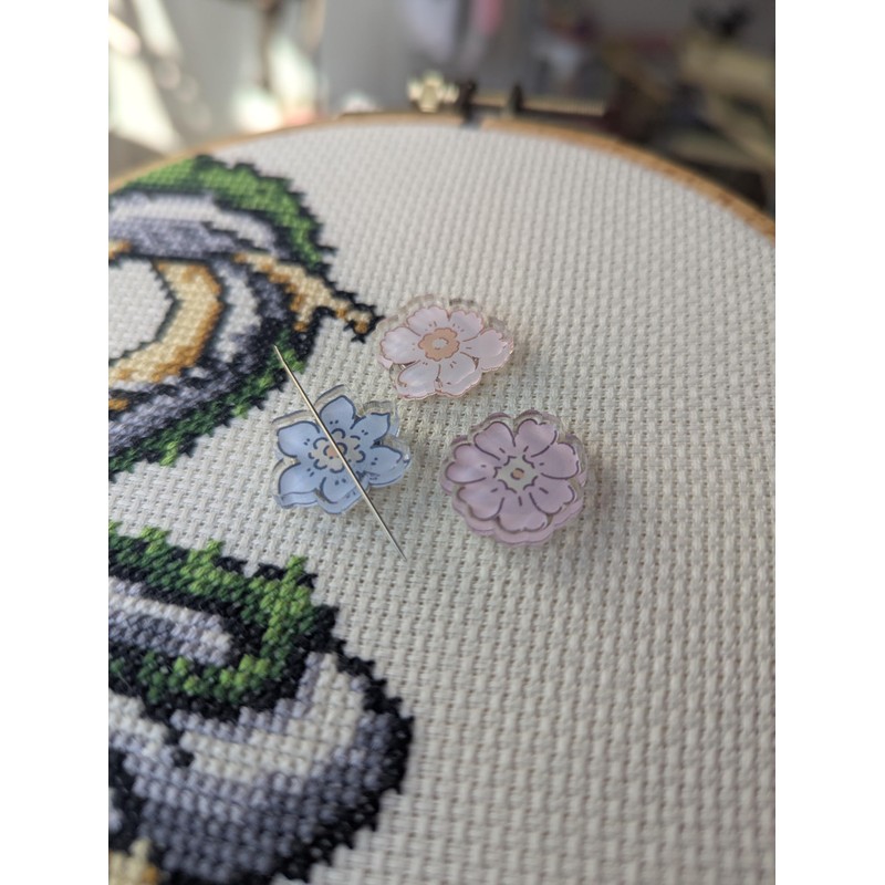 Pastel Flowers Mini Magnetic Acrylic Needle Minder Set
