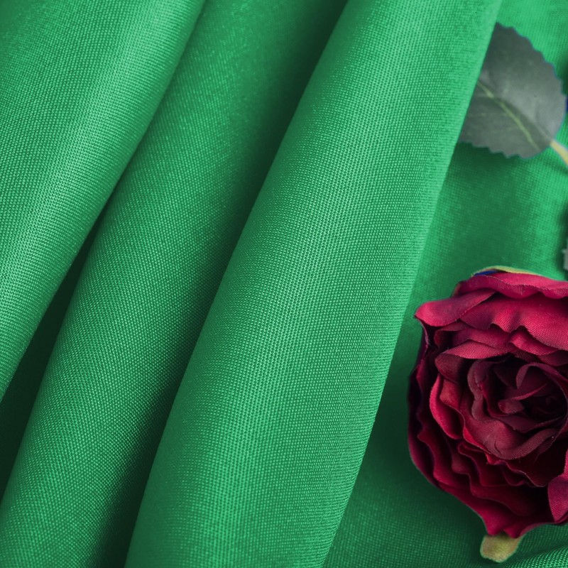 Ascoza 2pack 90 Inch Emerald Round Tablecloth in Washable Polyester