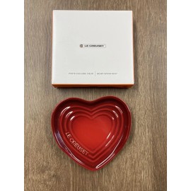 Le Creuset "Cerise" Heart-Shaped LE CREUSET Spoon Rest NWT Stoneware Red Ombre Valentine