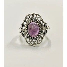 VIE Royal Oval Crystal Ring, Amethyst