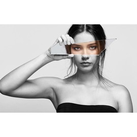 AcquaGraph - Eye Contour Youth Booster | Anti-Ageing Moisturising Cream | Reduces Dark Circles | Tightens and Smooths the Skin, 15 ml, Multicoloured