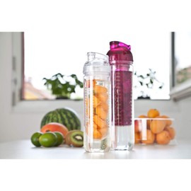 Trinkflasche "Frutto" für Fruchtschorlen 800 ml BPA-Frei Drink Bottle Watter Bottle Tritan Wasserflasche (brombeere/transparent)