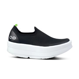 OOFOS OOmega eeZee Low Recovery Shoe, White & Black - Women’s Size 9