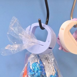 Magnetic One-Touch Airtight Sealing Snack Bag Clip, Multipurpose Random Color