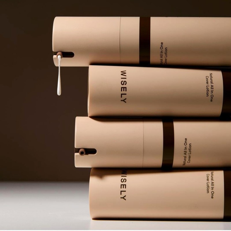 Leaf & Co. Partner Men's Cover Lotion Foundation Natural Tone
