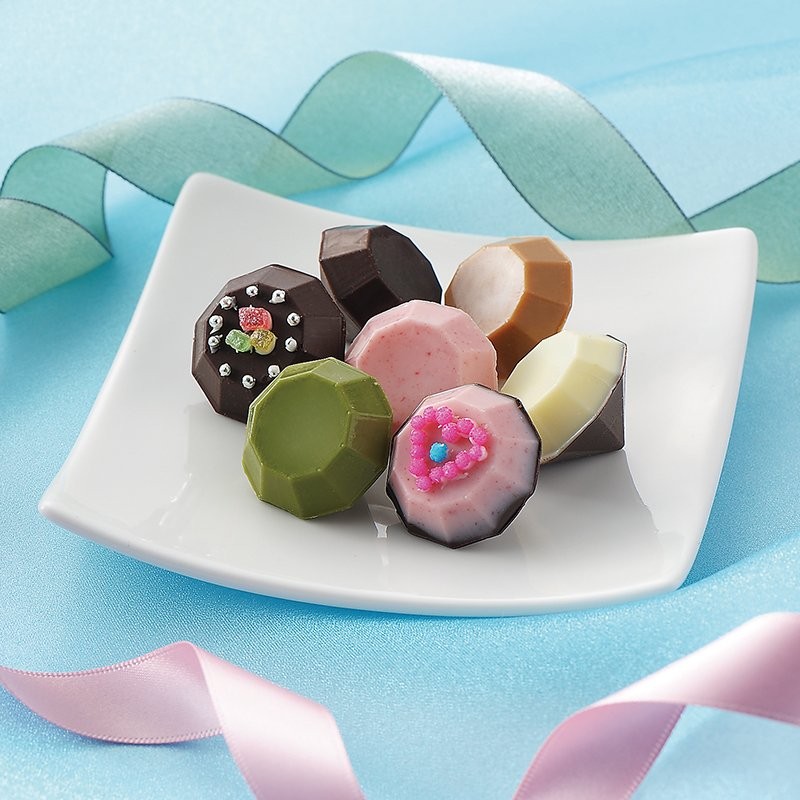 タイガークラウン チョコレート型 クリア 185×240×15mm モールドキラリダイヤ PET ダイヤモンド型 立体 1192