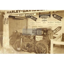 FIRST HARLEY DAVIDSON MOTORCYCLE DEALERSHIP 1918 13X19 PHOTO