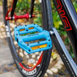 GEWAGE Bicycle Pedals, Nylon Fibre MTB Pedals with Reflectors, 9/16 Inch Non-Slip, Lightweight Bicycle Platform Pedals with 3 Bearings for Road Bike, MTB, E-Bike