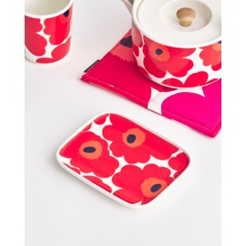 MARIMEKKO Unikko Oiva Stoneware Rectangular Plate — Refine Your Kitchen Décor with Our Iconic Red & White Stoneware — Serving Plates to Elevate Your Dining Experience (6 in x 5 in)