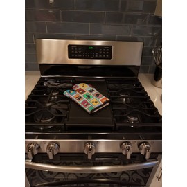 Caroline's Treasures MLM1126OVMT Lots of Black and Tan Pomeranian Oven Mitt Heat Resistant Thick Oven Mitt for Hot Pans and Oven, Kitchen Mitt Protect Hands, Cooking Baking Glove