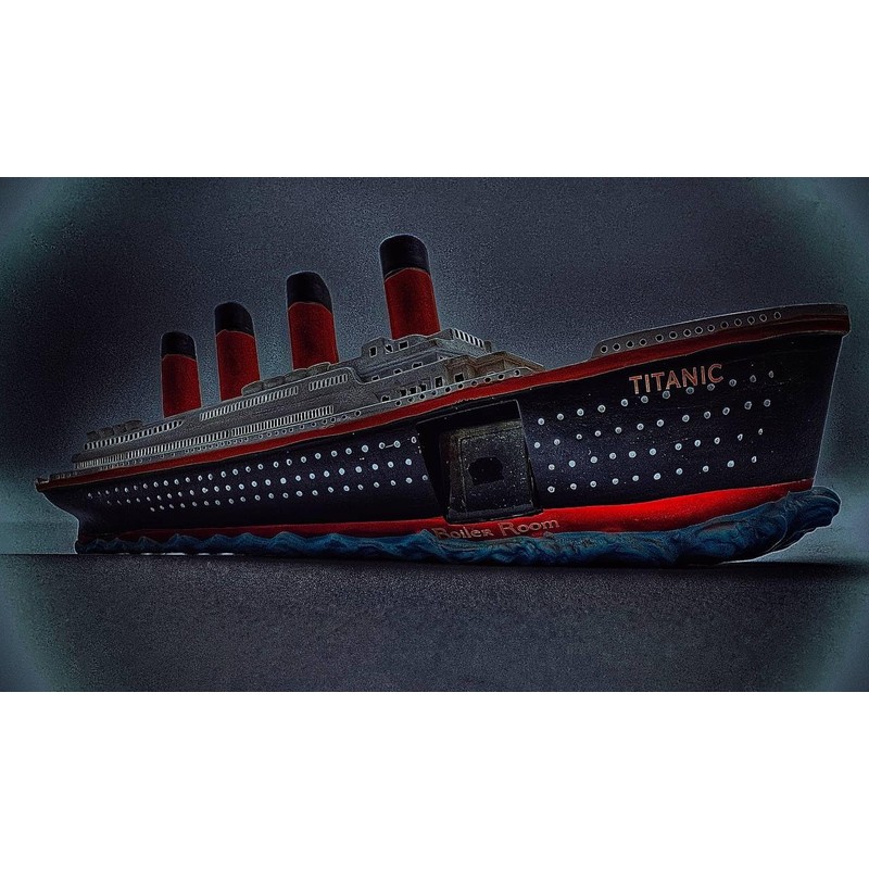 Titanic 3D Ship w/Titanic Coal