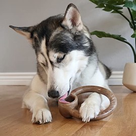Lumabone - Juguete masticable Duradero para masticadores agresivos, Tocino Real, Fabricado en Estados Unidos, Mediano